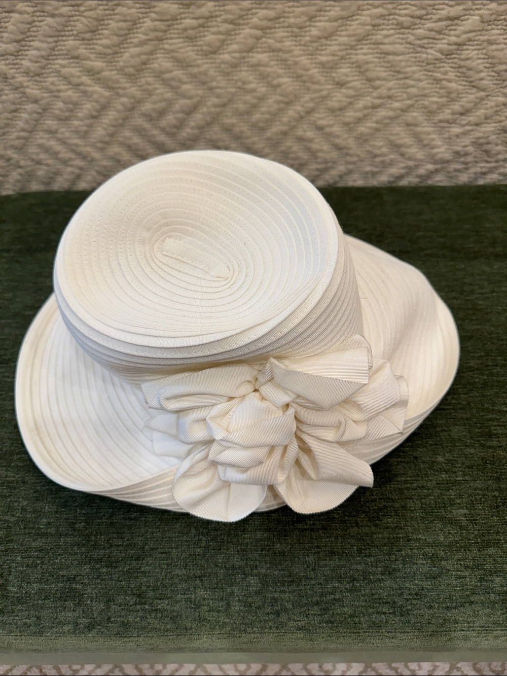 Eric Javits White Wide-Brim Floral Trim Straw Hat